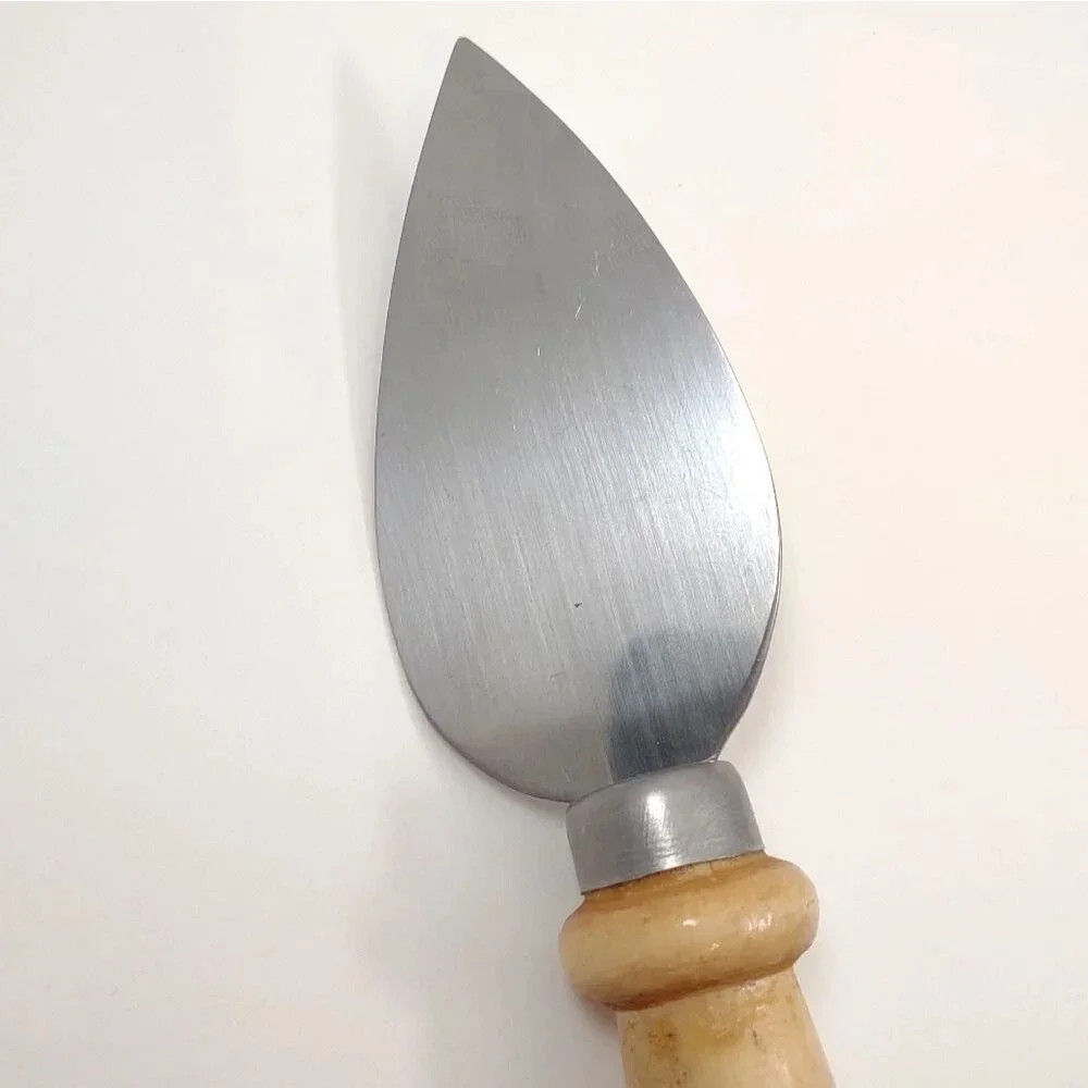 None cheese knife